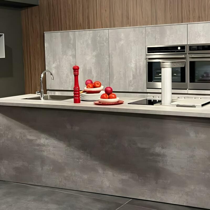 Εκθεσιακά έπιπλα κουζίνας – Pearl Grey Concrete Effect – Ballerina Küchen