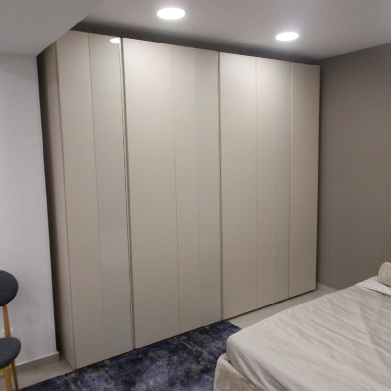 Εκθεσιακή ντουλάπα &#8211; Step Decor