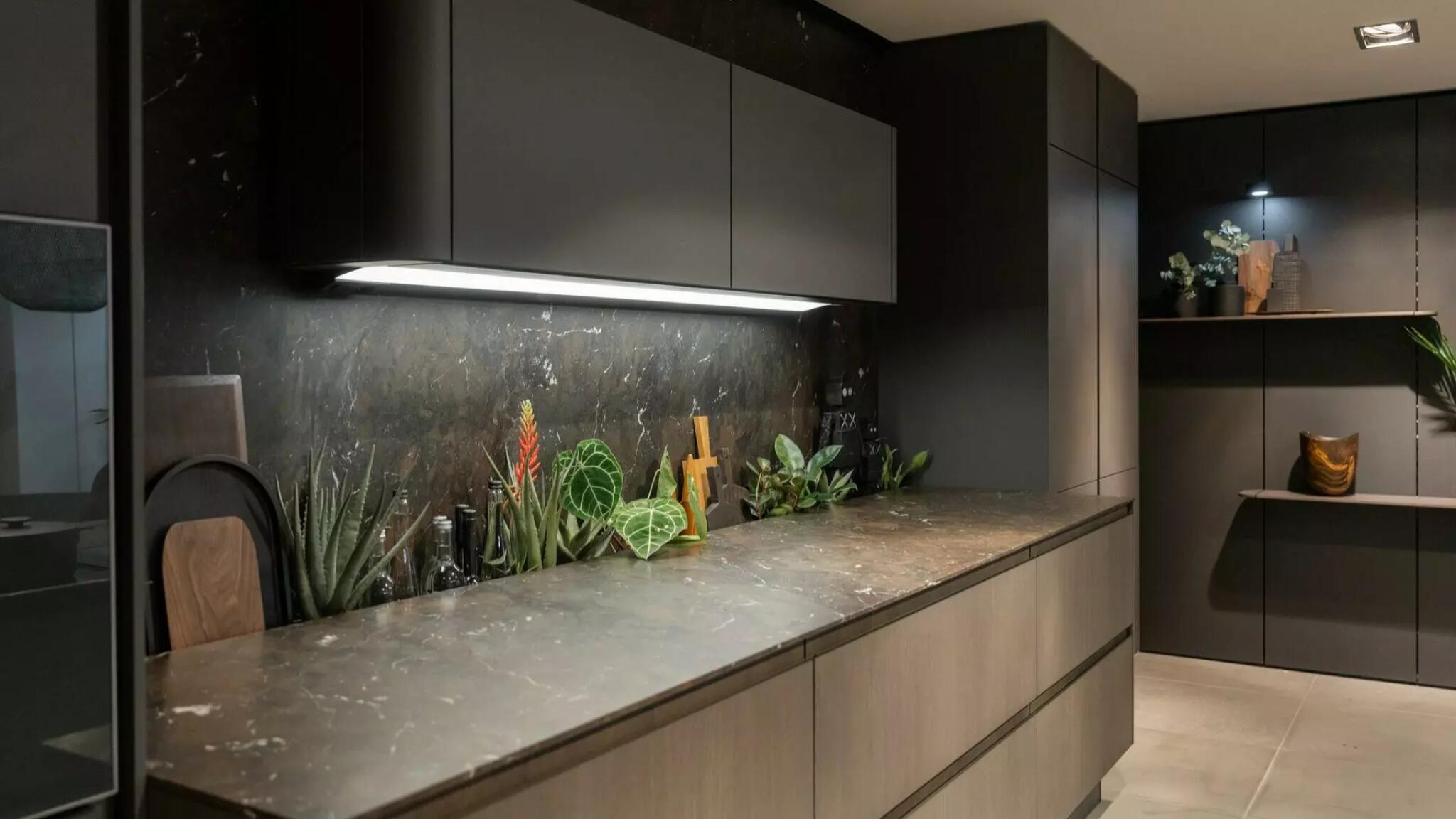 ΕΠΙΠΛΑ ΚΟΥΖΙΝΑΣ SieMatic SG6 GRAPHITE