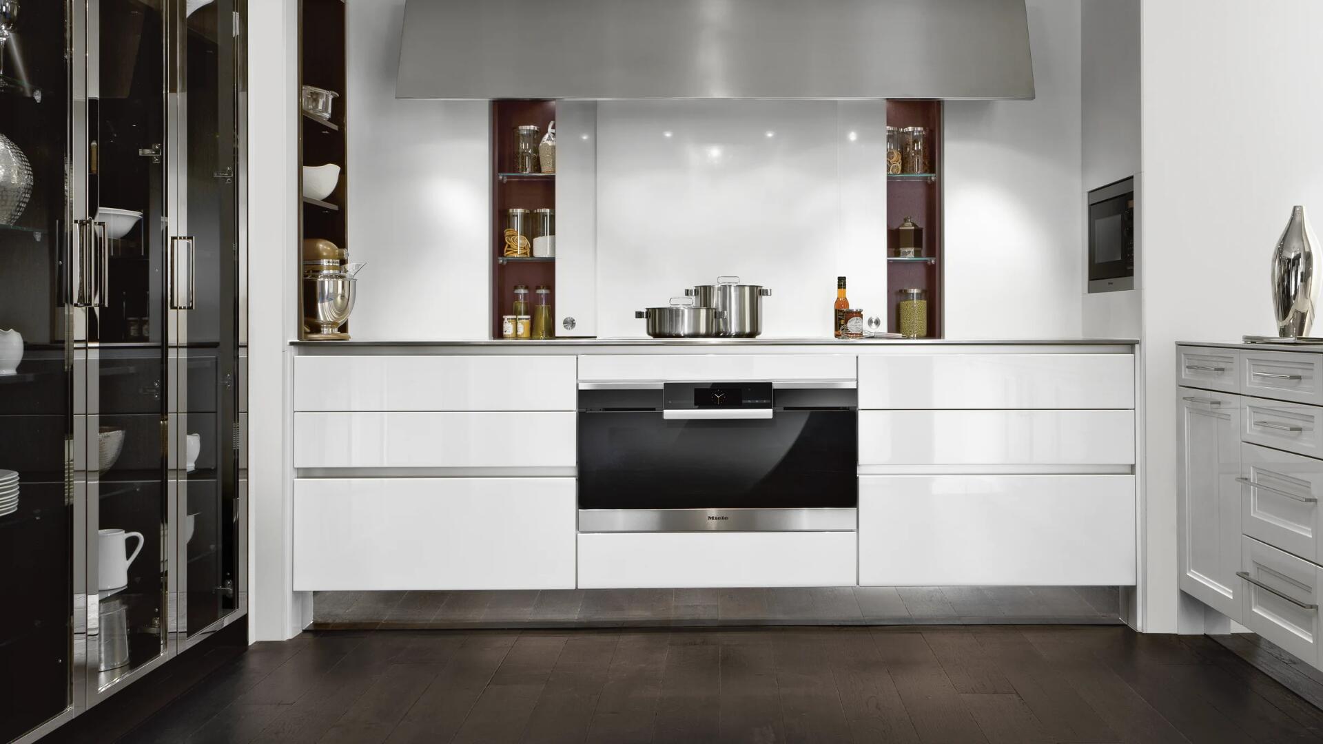 Κουζίνες χωρίς κρεμαστά ερμάρια: Τάση ή πρακτική επιλογή