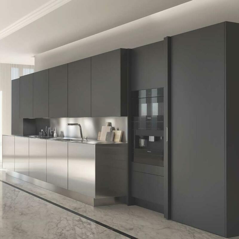 Μοντέρνα έπιπλα κουζίνας σε ουδέτερους και γήινους τόνους