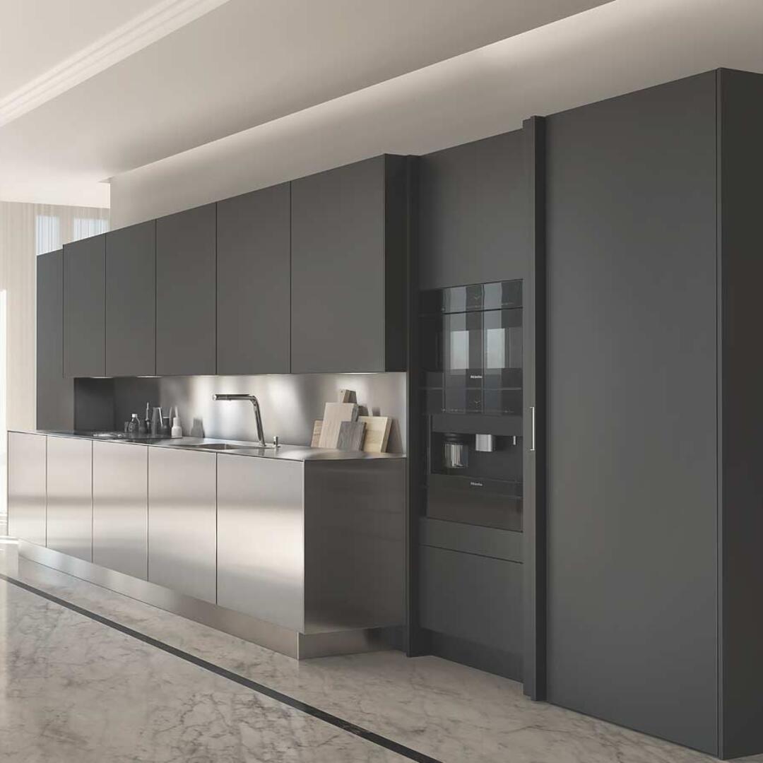 Μοντέρνα έπιπλα κουζίνας σε ουδέτερους και γήινους τόνους