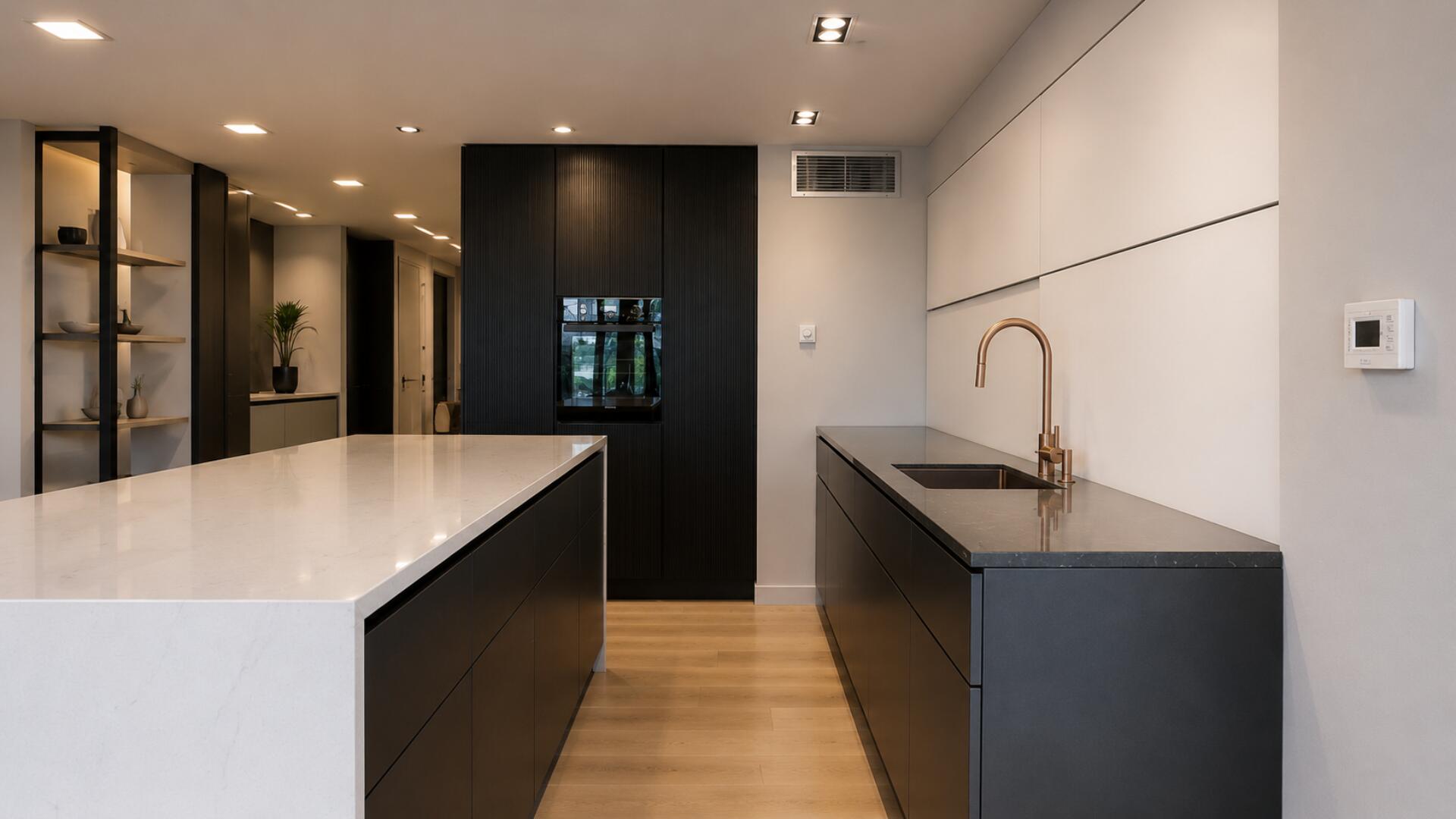 Εκθεσιακά Έπιπλα Κουζίνας Glass + Mover + Vogue